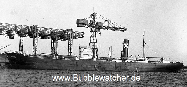Der Erzdampfer "Brage" bei Lade- oder Löscharbeiten