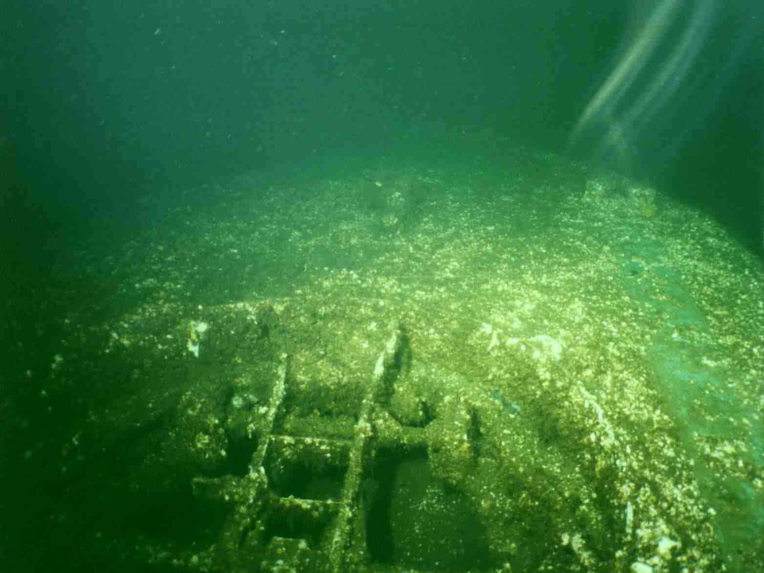 Brunnen worin ein 2 cm MG eingelassen war